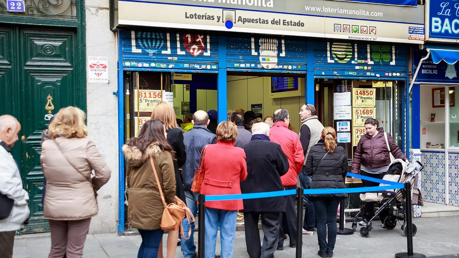 Cola para comprar lotería en Doña Manolita, en Madrid